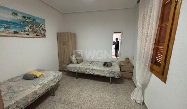 Odsprzedaż - Mieszkanie w bloku - Torrevieja - Los Frutales