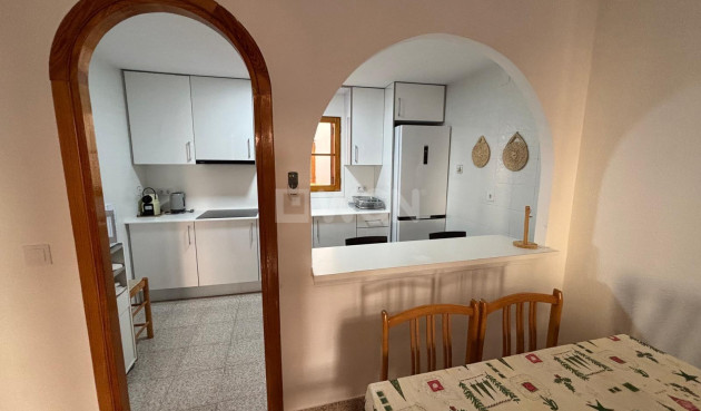 Odsprzedaż - Mieszkanie w bloku - Torrevieja - Los Frutales