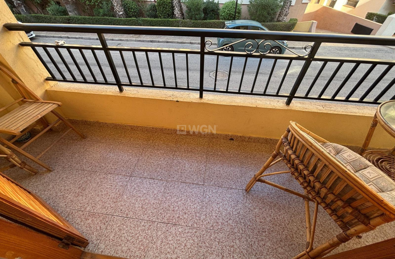 Odsprzedaż - Mieszkanie w bloku - Torrevieja - Los Frutales