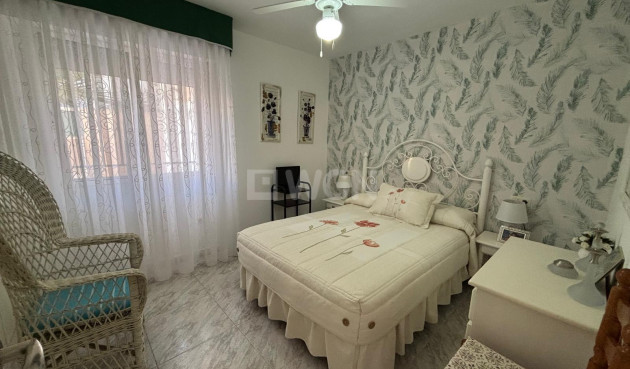 Resale - Villa - Torrevieja - Carrefour