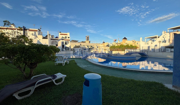 Resale - Villa - Torrevieja - Carrefour