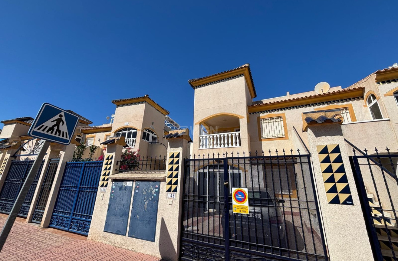 Resale - Bungalow - Torrevieja
