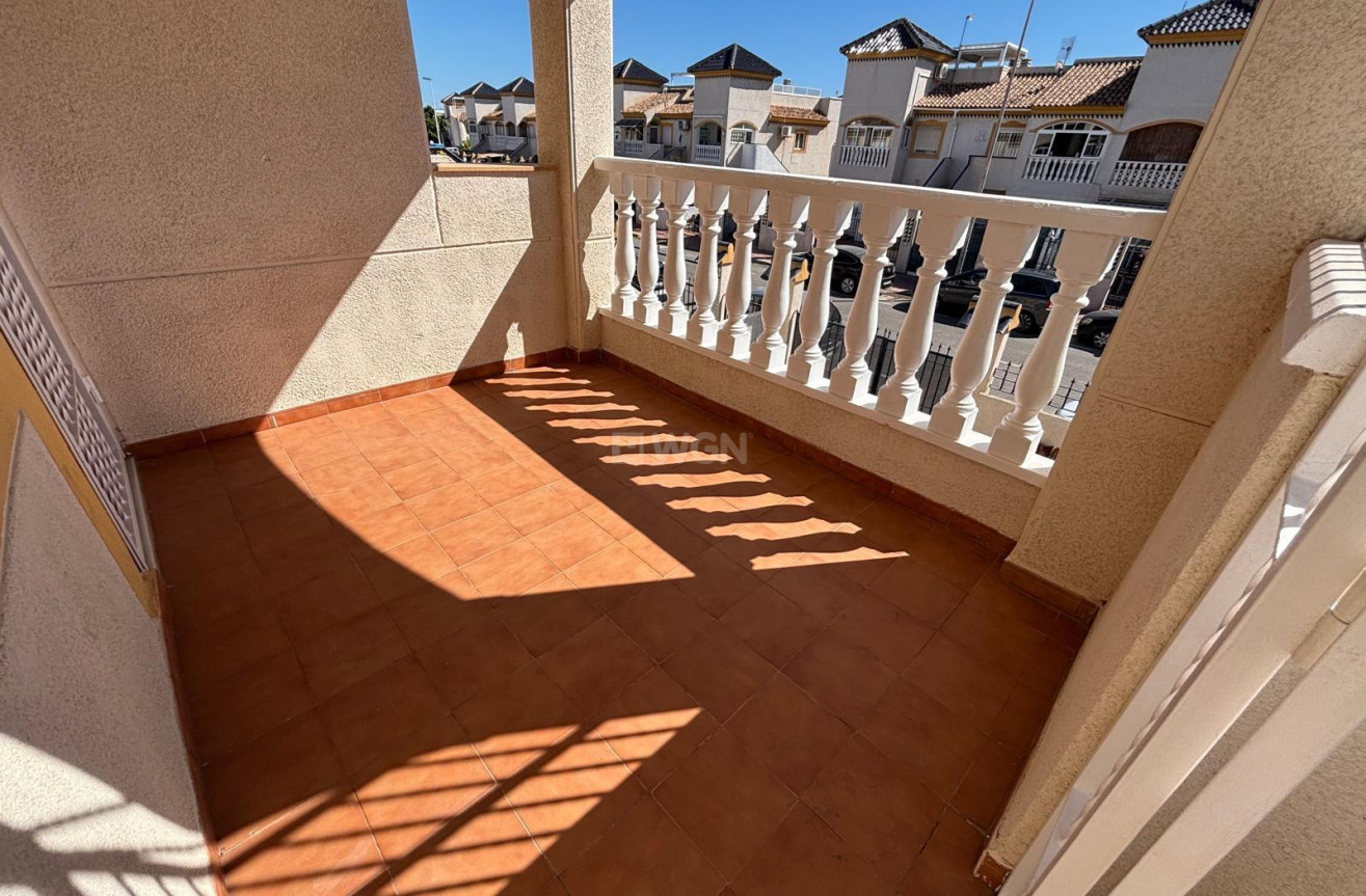 Resale - Bungalow - Torrevieja