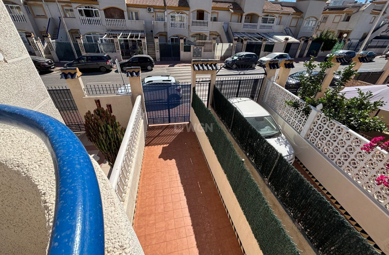 Resale - Bungalow - Torrevieja