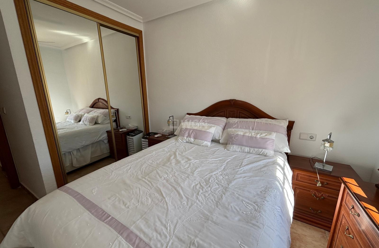 Resale - Bungalow - Torrevieja