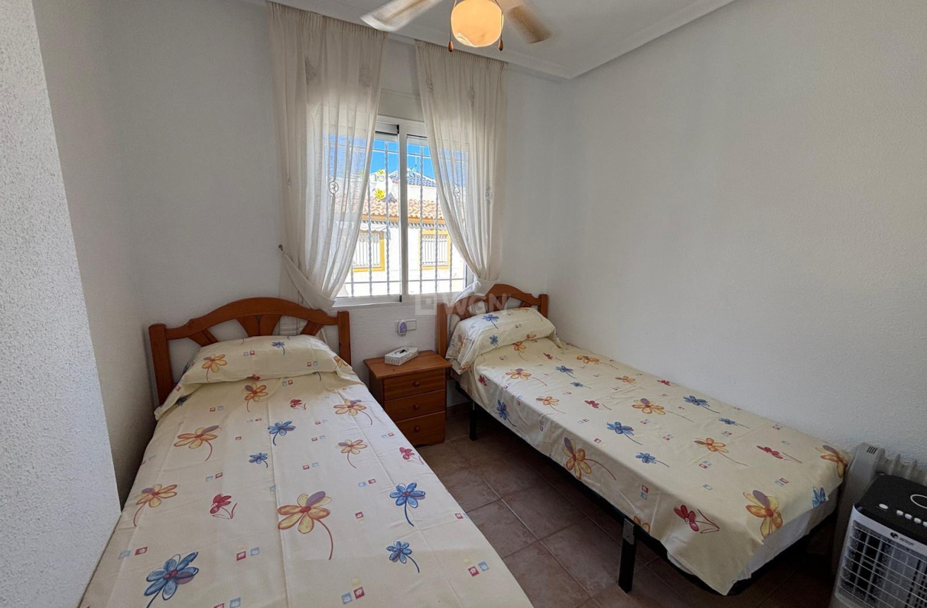 Resale - Bungalow - Torrevieja