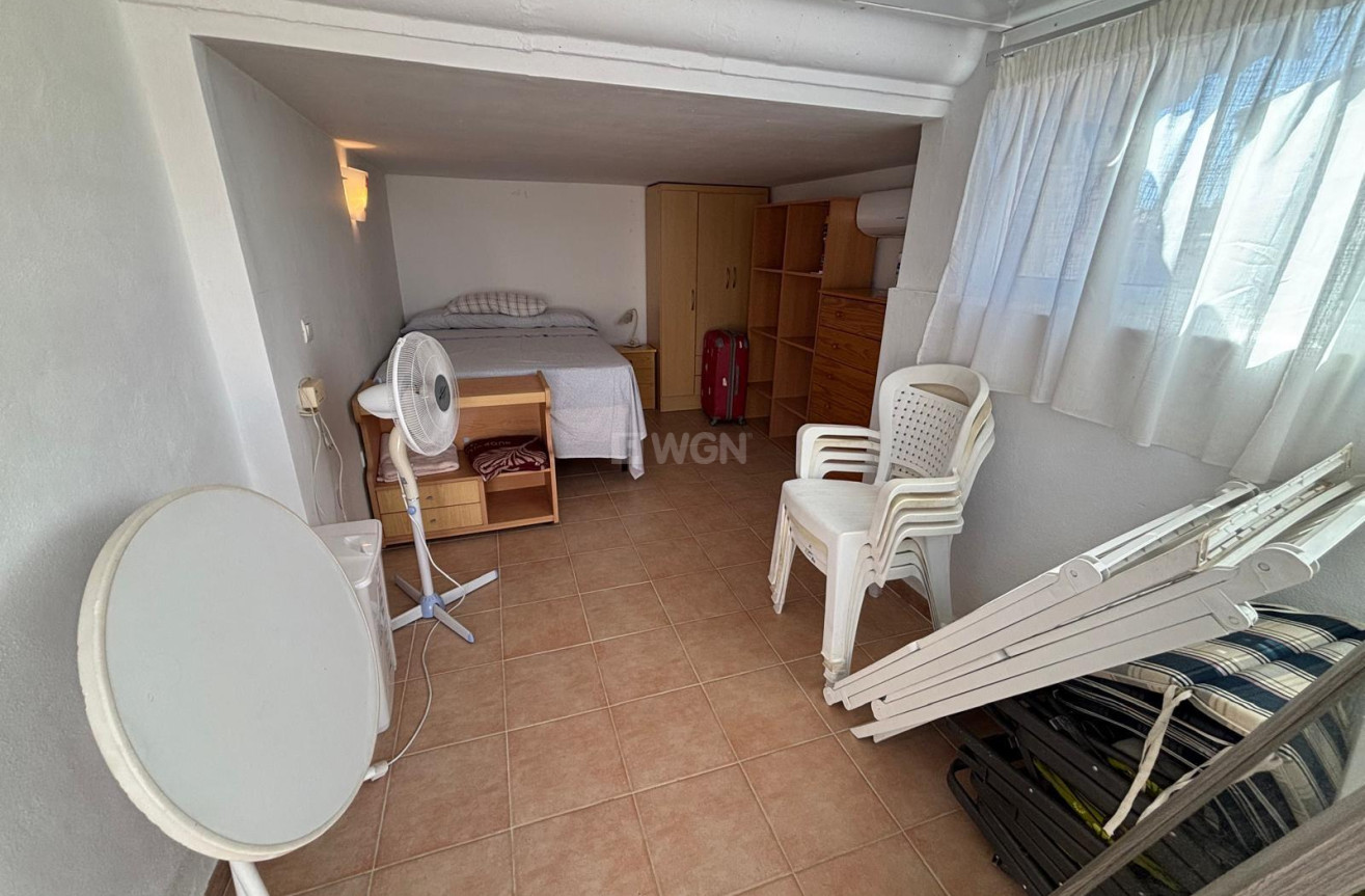 Resale - Bungalow - Torrevieja