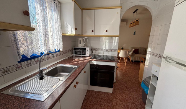 Odsprzedaż - Mieszkanie w bloku - Torrevieja - Playa de los Locos