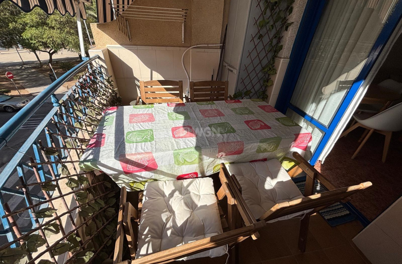 Odsprzedaż - Mieszkanie w bloku - Torrevieja - Playa de los Locos