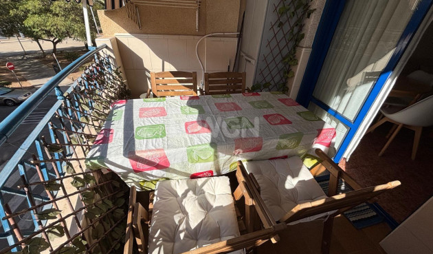 Odsprzedaż - Mieszkanie w bloku - Torrevieja - Playa de los Locos