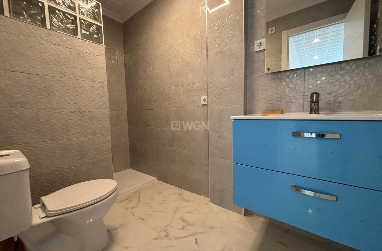 Odsprzedaż - Daszek - Torrevieja - Acequion