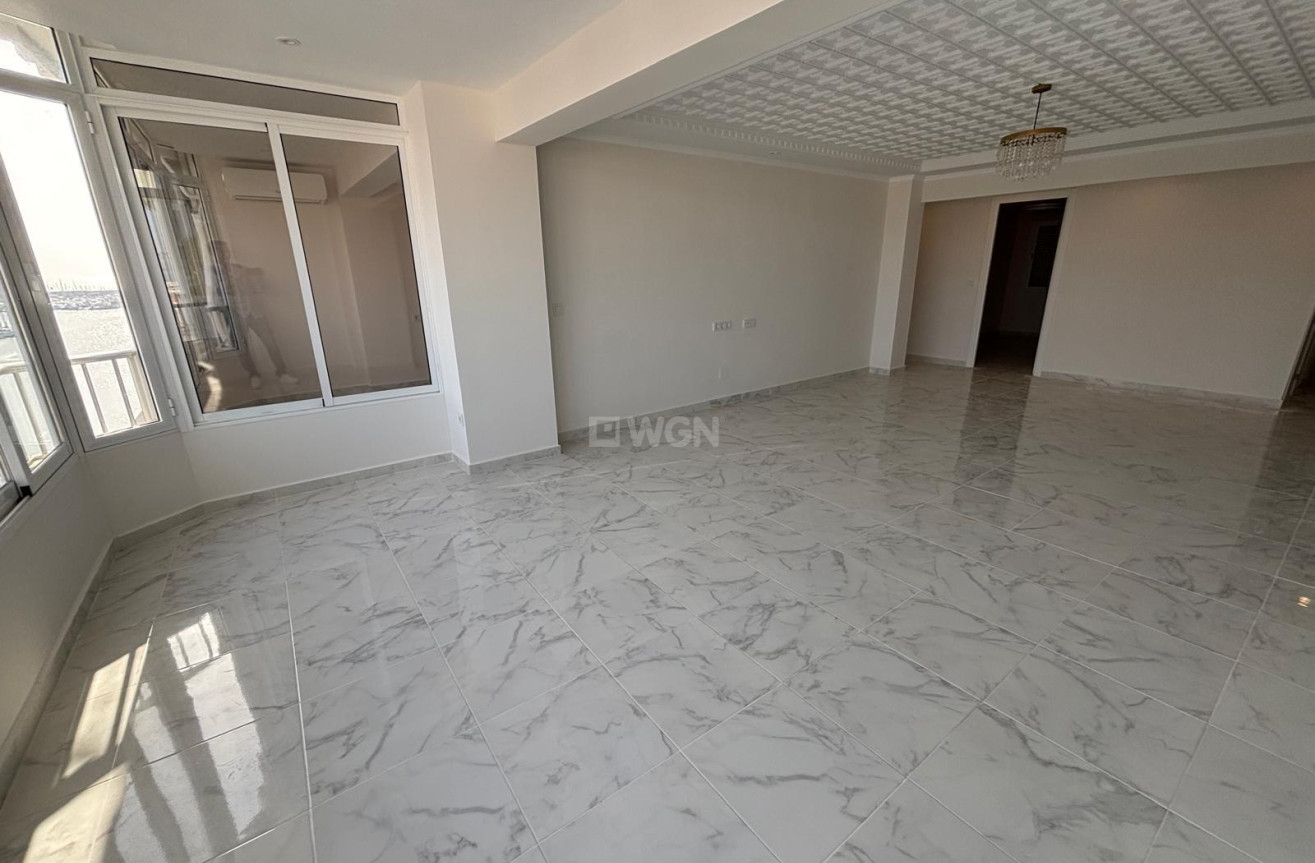 Odsprzedaż - Daszek - Torrevieja - Acequion