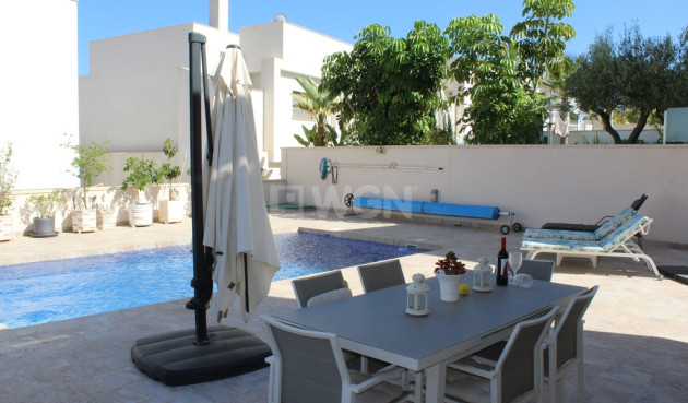 Odsprzedaż - Villa - San Miguel de Salinas - Inland