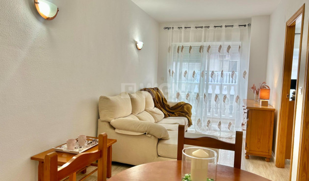 Odsprzedaż - Mieszkanie w bloku - Torrevieja - Estacion De Autobuses