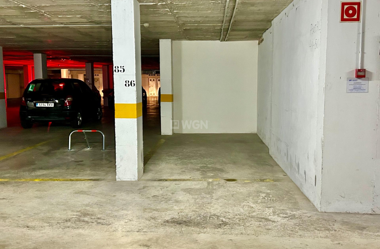 Odsprzedaż - Mieszkanie w bloku - Torrevieja - Estacion De Autobuses