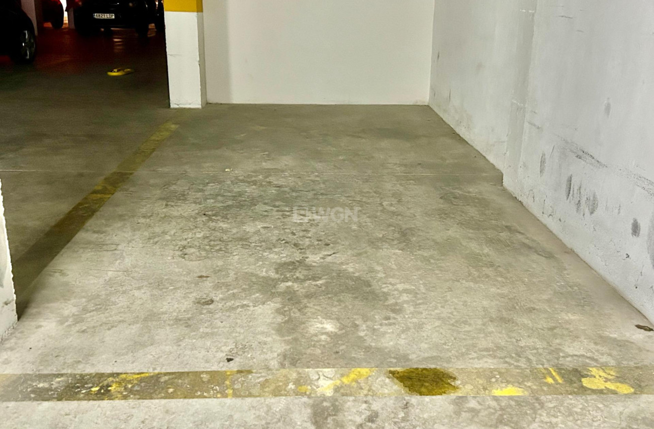 Odsprzedaż - Mieszkanie w bloku - Torrevieja - Estacion De Autobuses