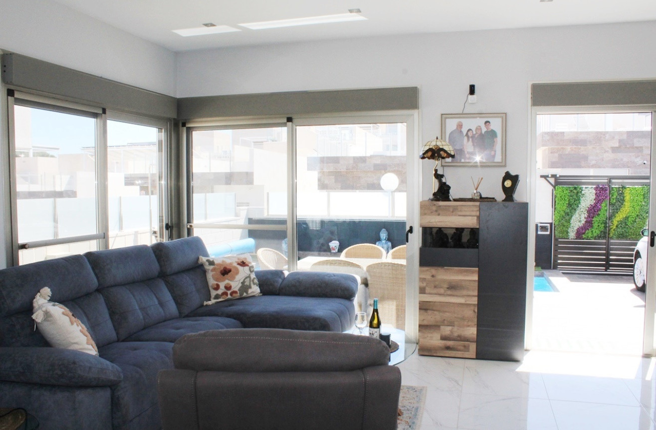 Resale - Villa - Orihuela Costa - Costa Blanca