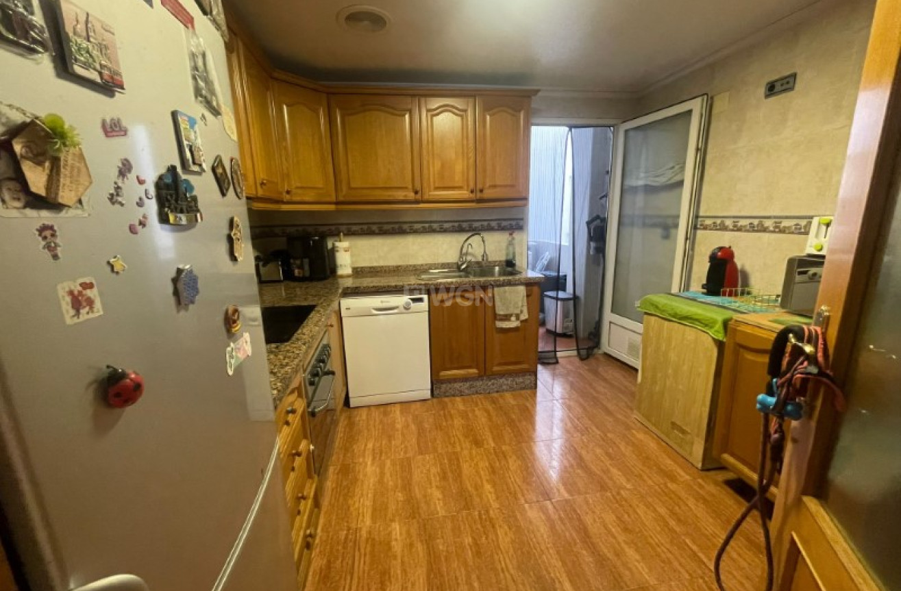 Odsprzedaż - Mieszkanie w bloku - Torrevieja - Costa Blanca