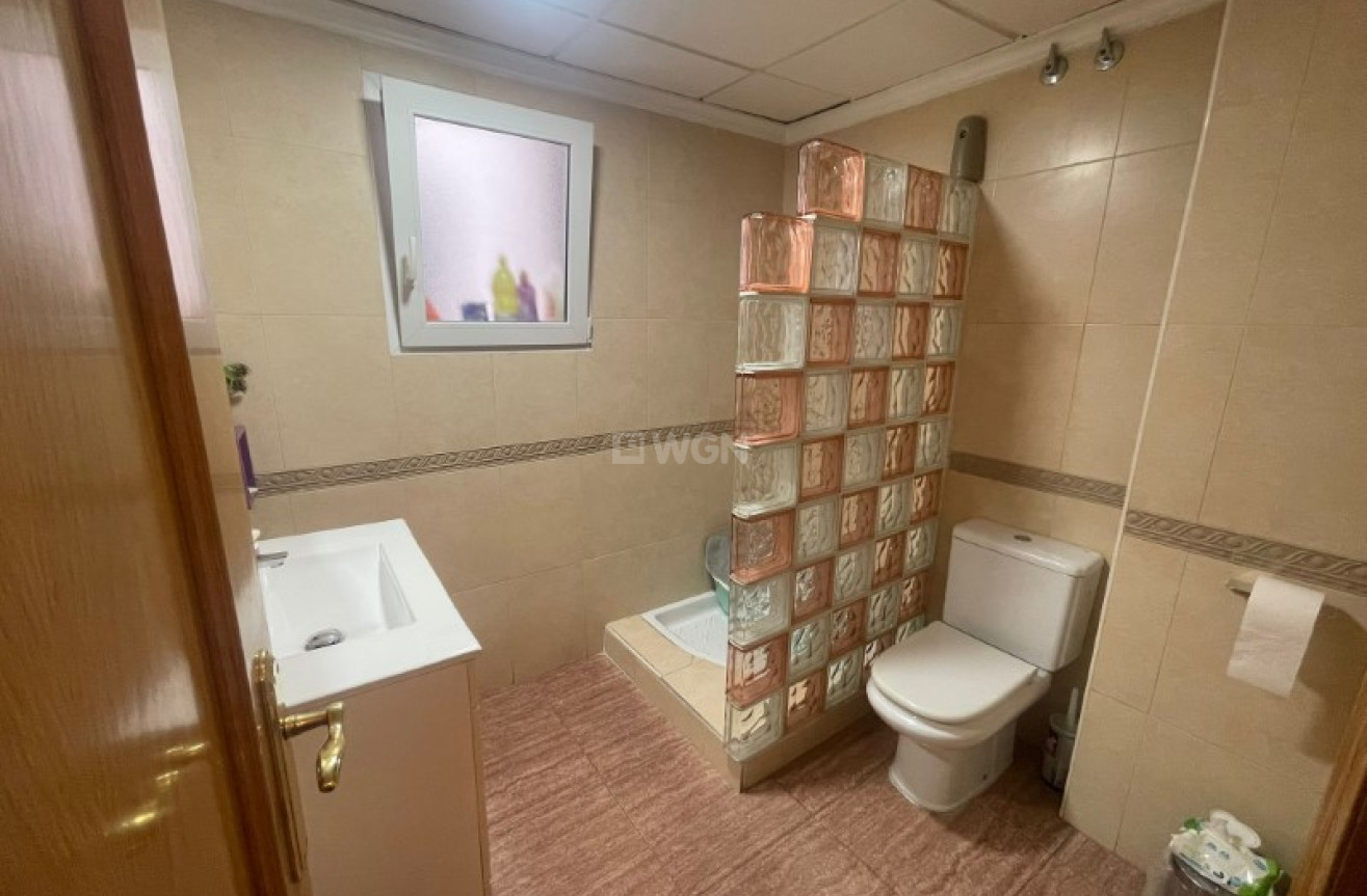 Odsprzedaż - Mieszkanie w bloku - Torrevieja - Costa Blanca