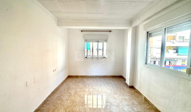 Wiederverkauf - Wohnung - Torrevieja - Estacion De Autobuses