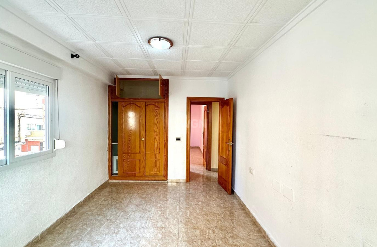 Wiederverkauf - Wohnung - Torrevieja - Estacion De Autobuses