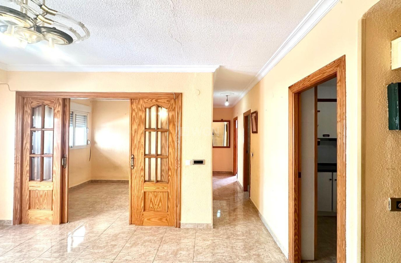 Wiederverkauf - Wohnung - Torrevieja - Estacion De Autobuses