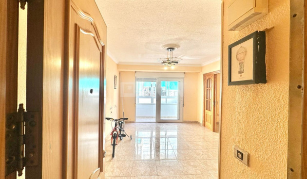 Wiederverkauf - Wohnung - Torrevieja - Estacion De Autobuses