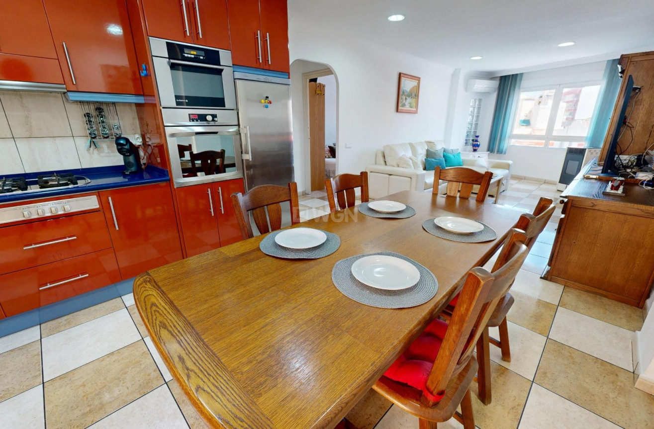 Odsprzedaż - Mieszkanie w bloku - Torrevieja - Puerto Deportivo Marina Salinas