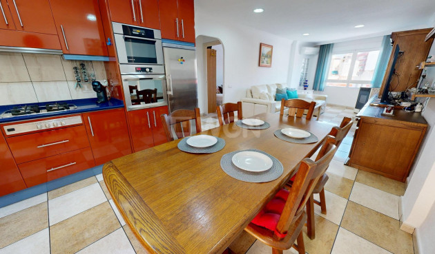 Odsprzedaż - Mieszkanie w bloku - Torrevieja - Puerto Deportivo Marina Salinas