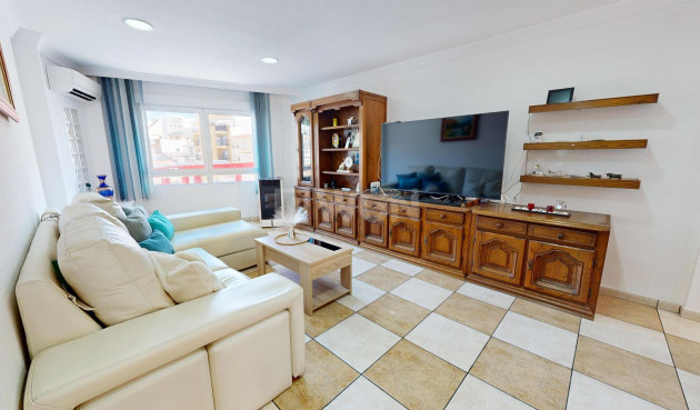 Odsprzedaż - Mieszkanie w bloku - Torrevieja - Puerto Deportivo Marina Salinas