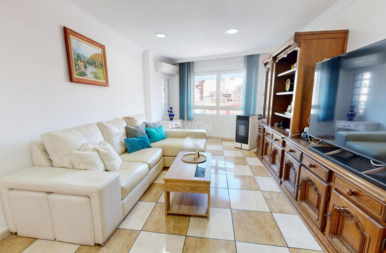 Odsprzedaż - Mieszkanie w bloku - Torrevieja - Puerto Deportivo Marina Salinas