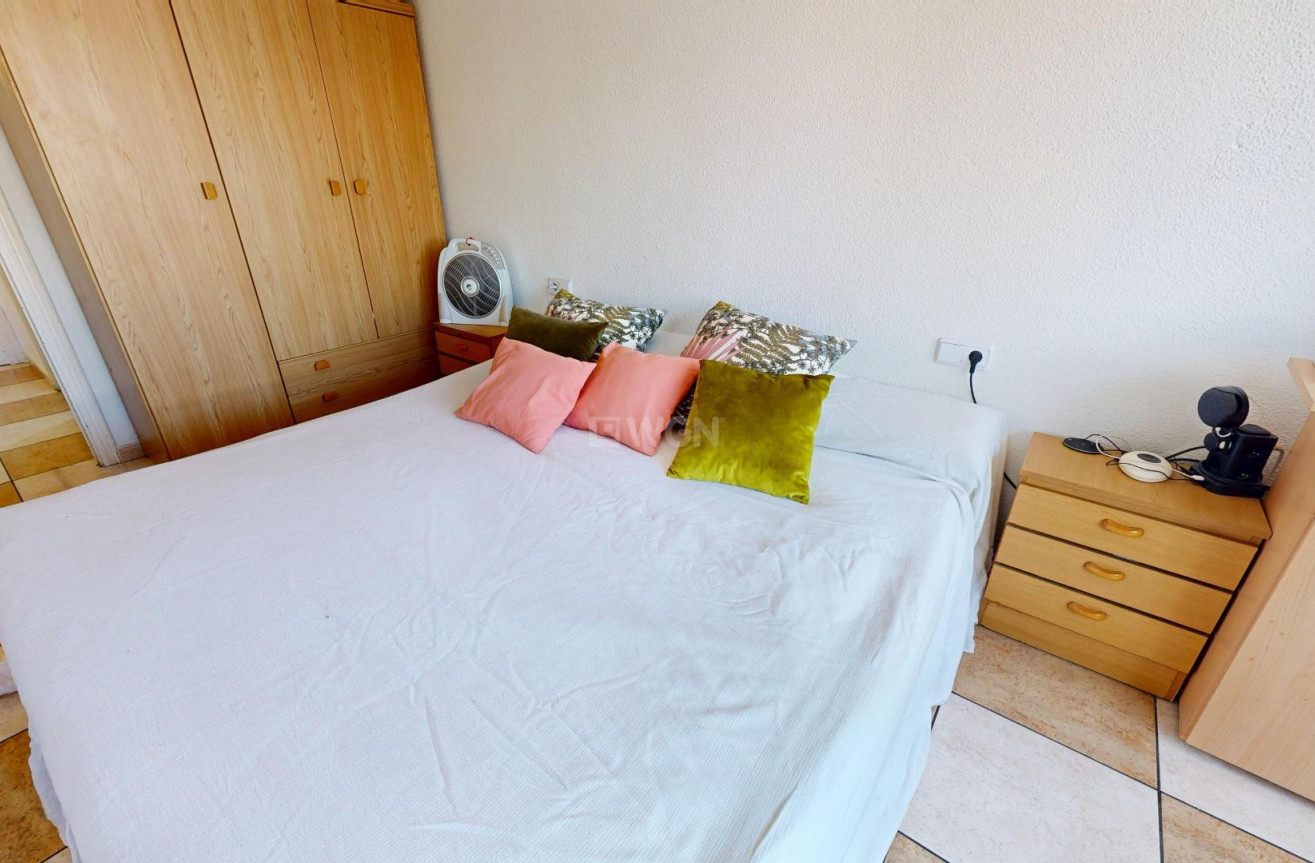 Odsprzedaż - Mieszkanie w bloku - Torrevieja - Puerto Deportivo Marina Salinas