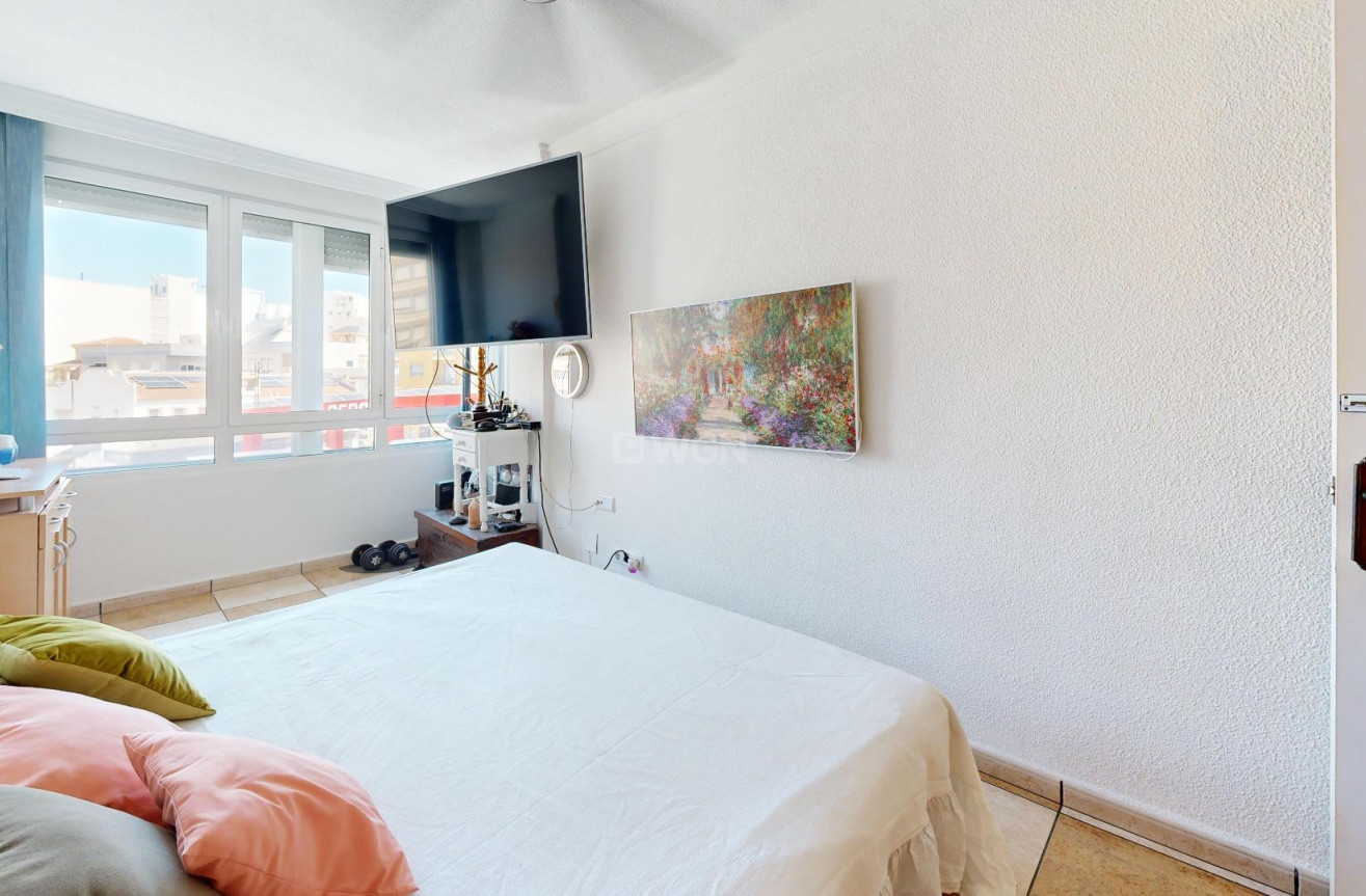 Odsprzedaż - Mieszkanie w bloku - Torrevieja - Puerto Deportivo Marina Salinas