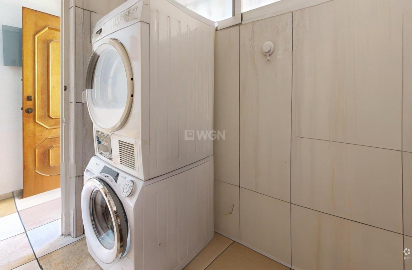 Odsprzedaż - Mieszkanie w bloku - Torrevieja - Puerto Deportivo Marina Salinas