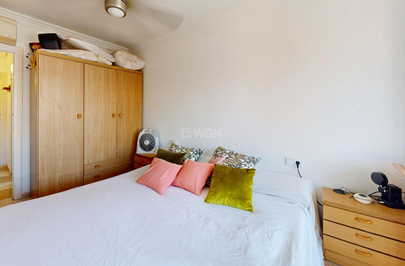 Odsprzedaż - Mieszkanie w bloku - Torrevieja - Puerto Deportivo Marina Salinas