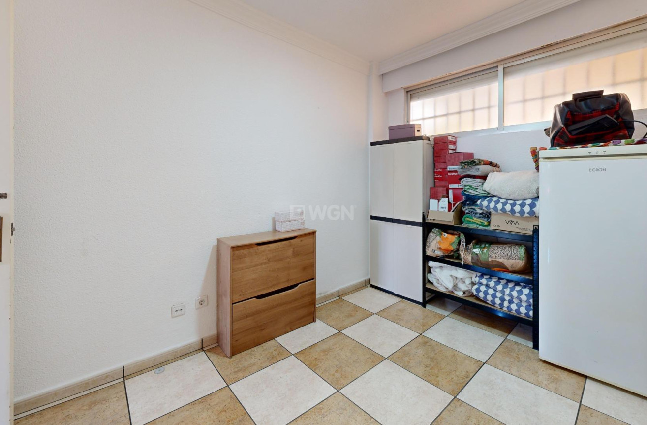 Odsprzedaż - Mieszkanie w bloku - Torrevieja - Puerto Deportivo Marina Salinas