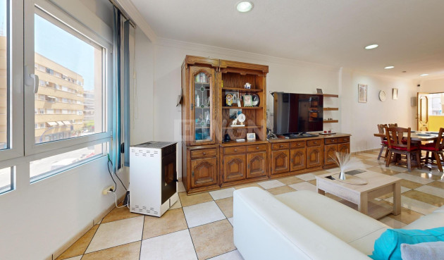 Odsprzedaż - Mieszkanie w bloku - Torrevieja - Puerto Deportivo Marina Salinas