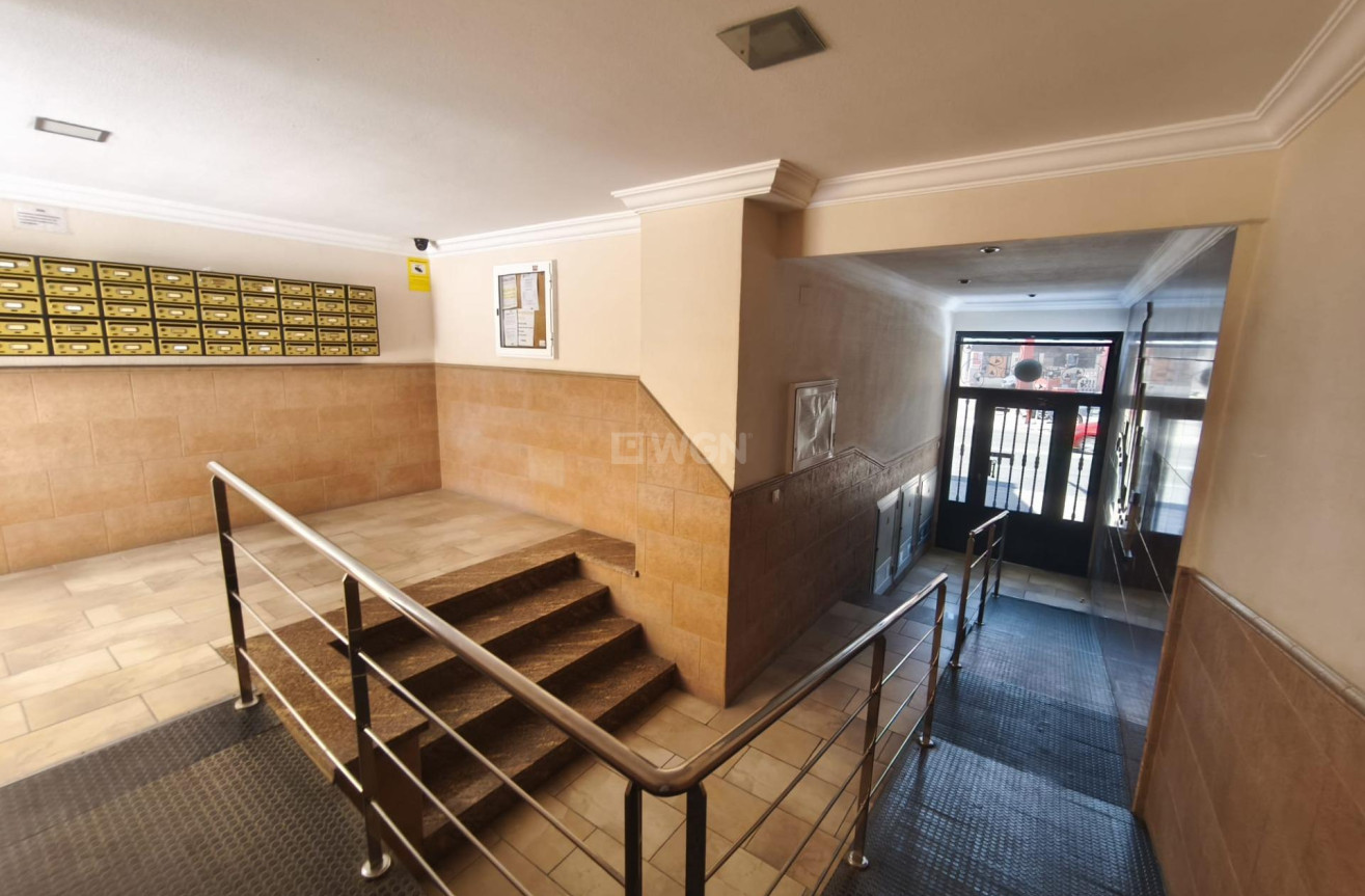 Odsprzedaż - Mieszkanie w bloku - Torrevieja - Puerto Deportivo Marina Salinas