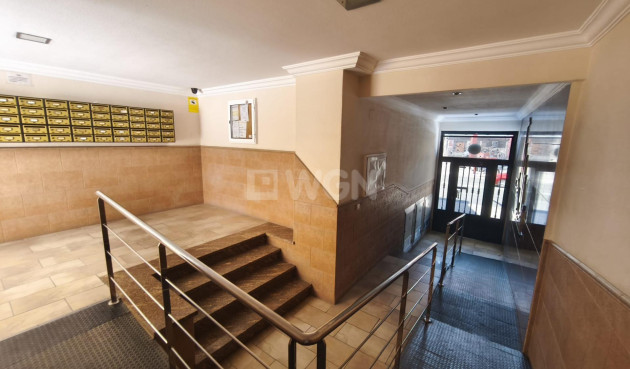 Odsprzedaż - Mieszkanie w bloku - Torrevieja - Puerto Deportivo Marina Salinas