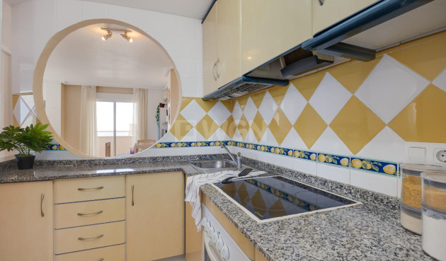 Odsprzedaż - Mieszkanie w bloku - Torrevieja - La Veleta