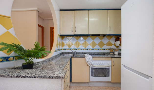 Odsprzedaż - Mieszkanie w bloku - Torrevieja - La Veleta