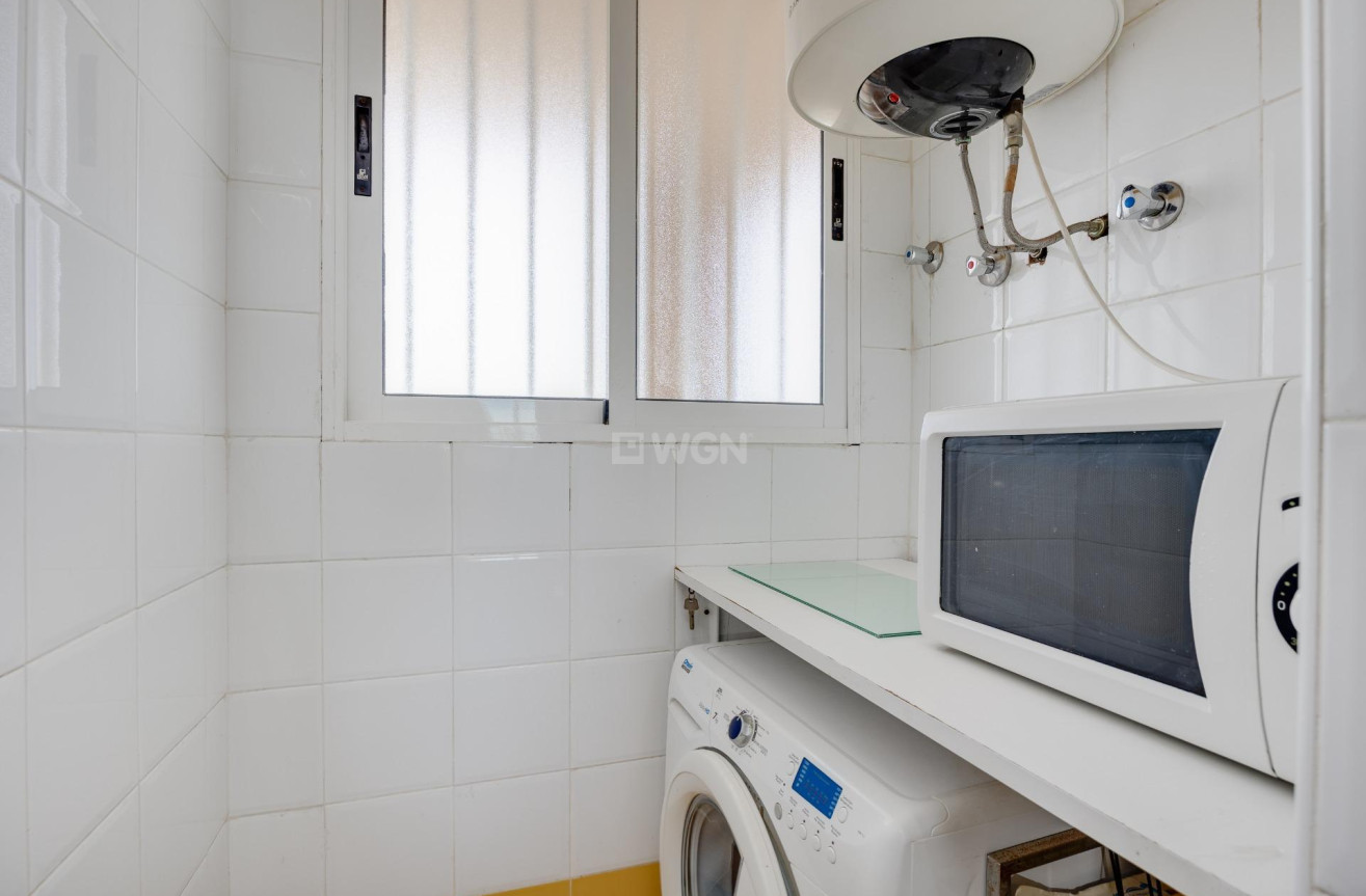 Odsprzedaż - Mieszkanie w bloku - Torrevieja - La Veleta