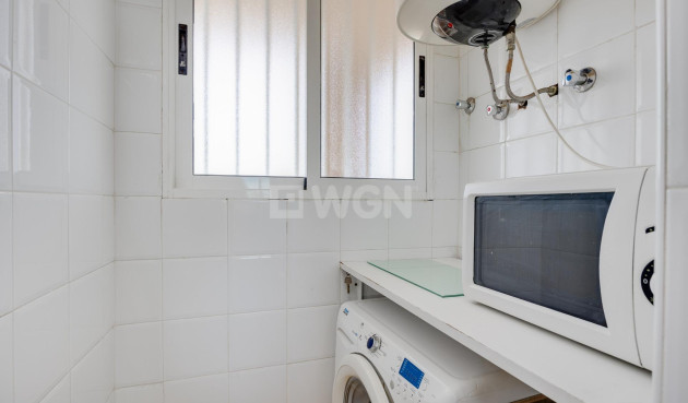 Odsprzedaż - Mieszkanie w bloku - Torrevieja - La Veleta