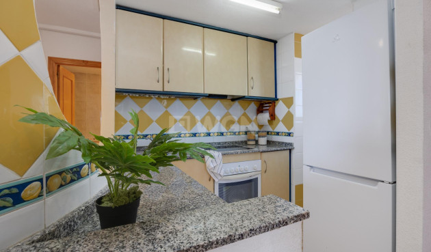 Odsprzedaż - Mieszkanie w bloku - Torrevieja - La Veleta