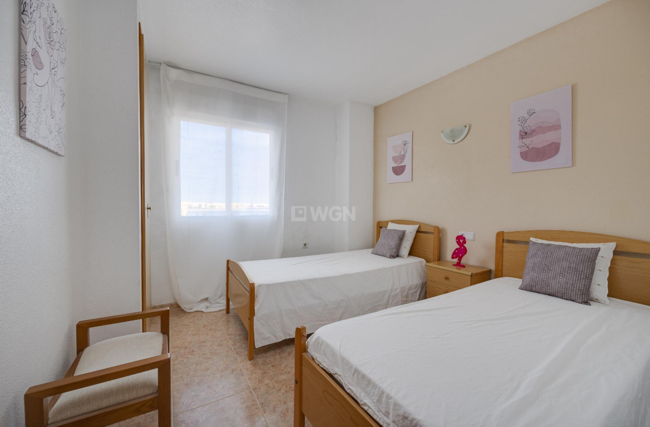Odsprzedaż - Mieszkanie w bloku - Torrevieja - La Veleta