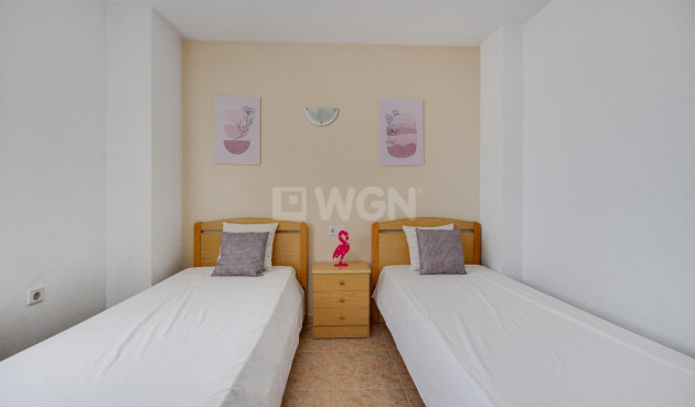 Odsprzedaż - Mieszkanie w bloku - Torrevieja - La Veleta