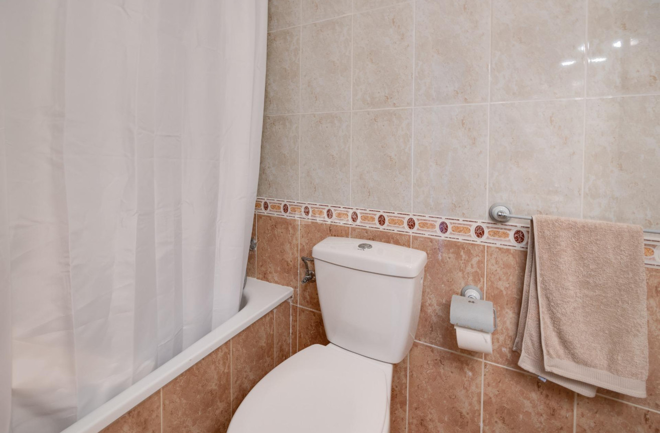 Odsprzedaż - Mieszkanie w bloku - Torrevieja - La Veleta