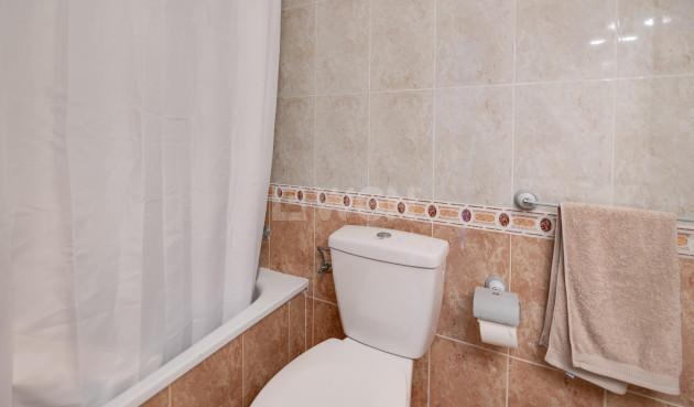 Odsprzedaż - Mieszkanie w bloku - Torrevieja - La Veleta