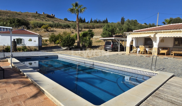 Odsprzedaż - Villa - Alcaucín - Inland