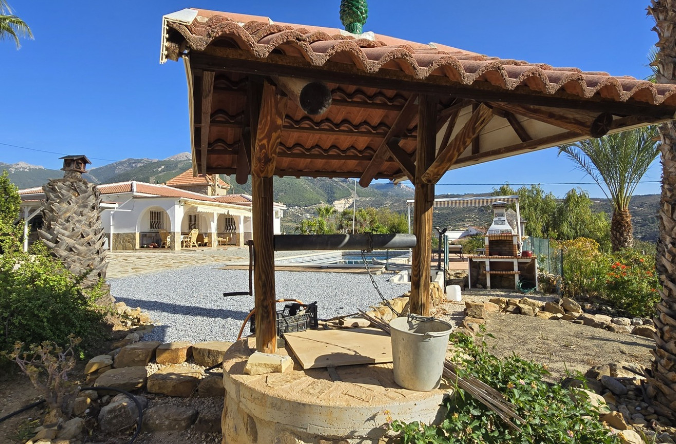 Odsprzedaż - Villa - Alcaucín - Inland